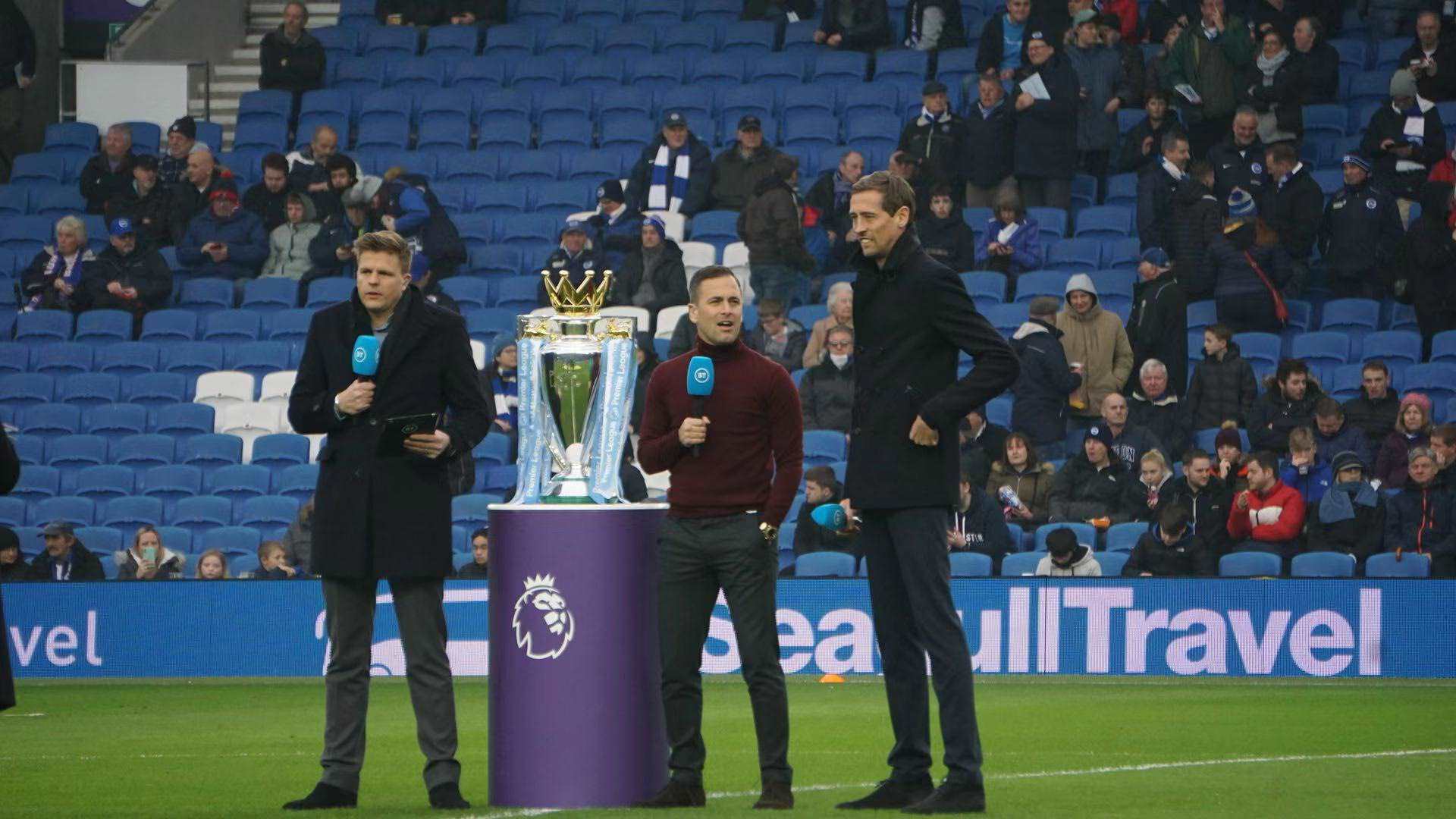 发的滑雪设 发的滑雪设